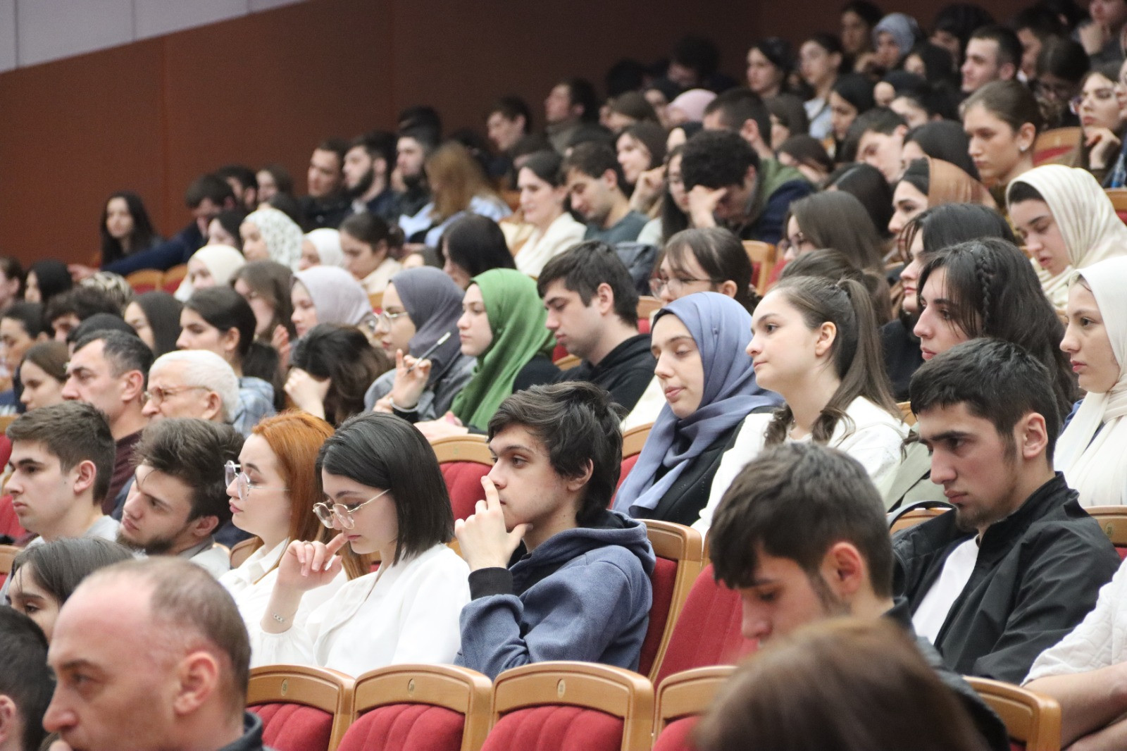 Около 1000 студентов приняли участие в семинаре по противодействию терроризму в Махачкале
